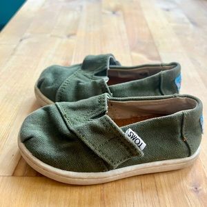 Toms Tiny Alpargata Canvas Toddler Shoe Size 5